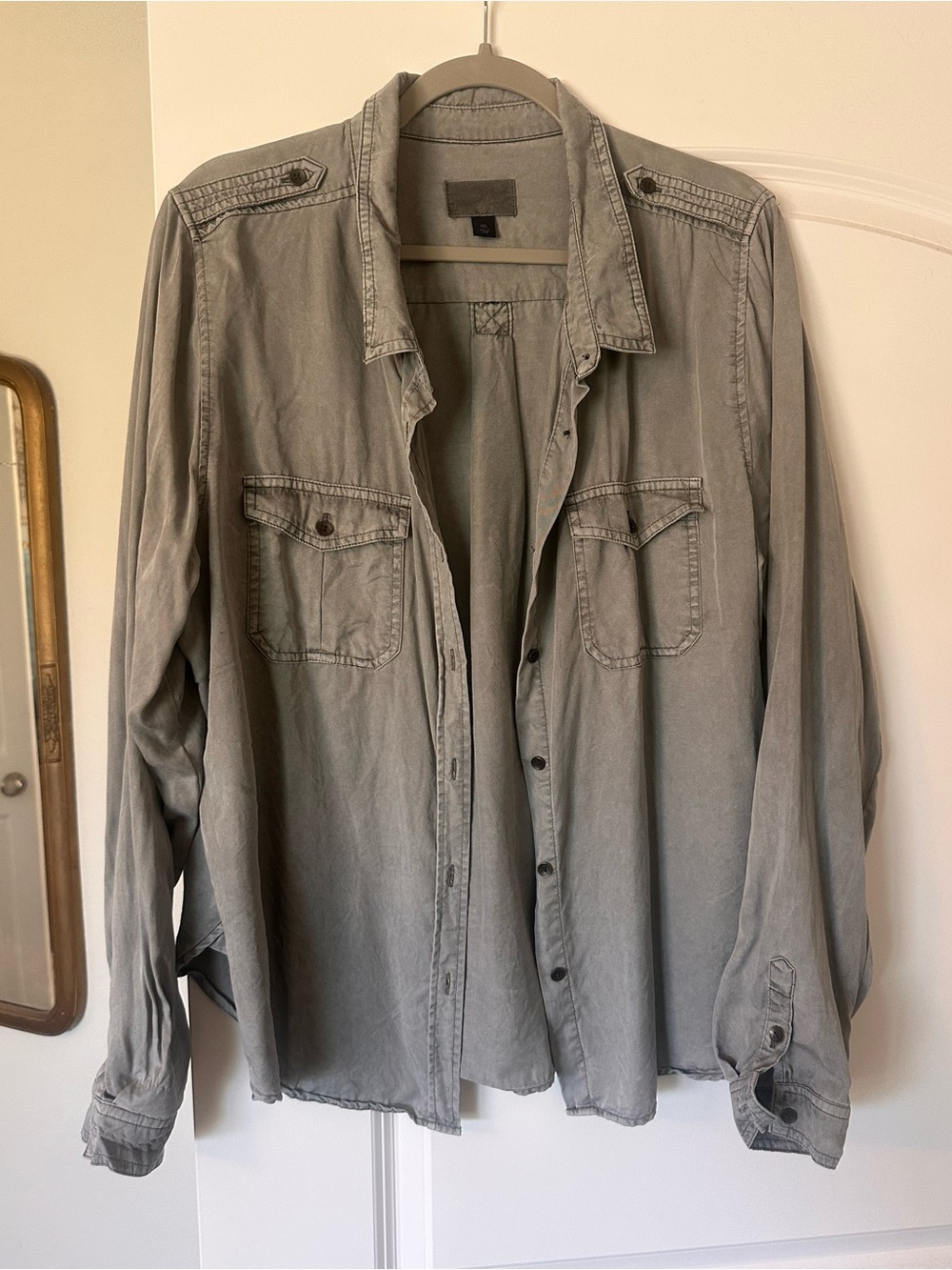 Universal Thread Lightweight Button-Up Grey Shirt women’s XXL